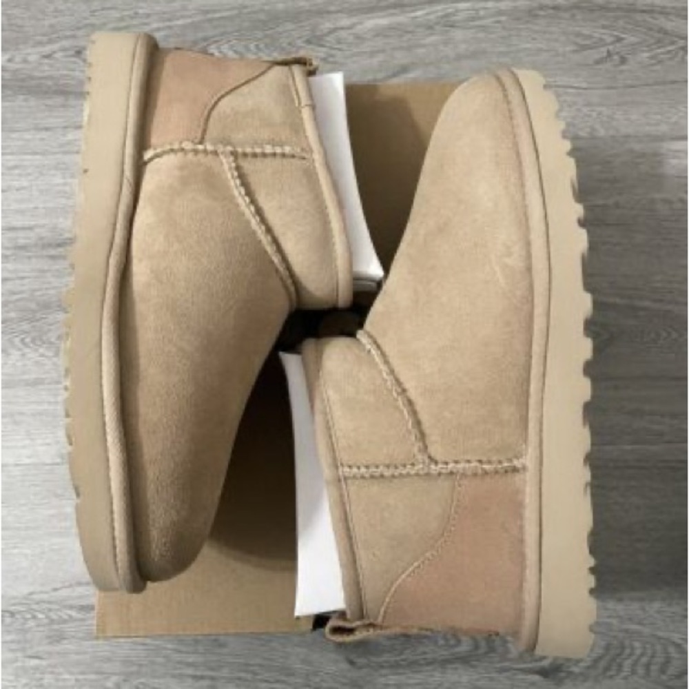 Ugg Ultra Mini boots in Driftwood Size 9. Brand new in box & original packaging.